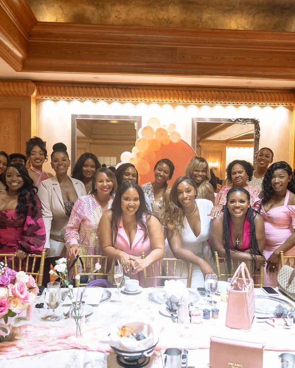 The full Brunch Babez room
